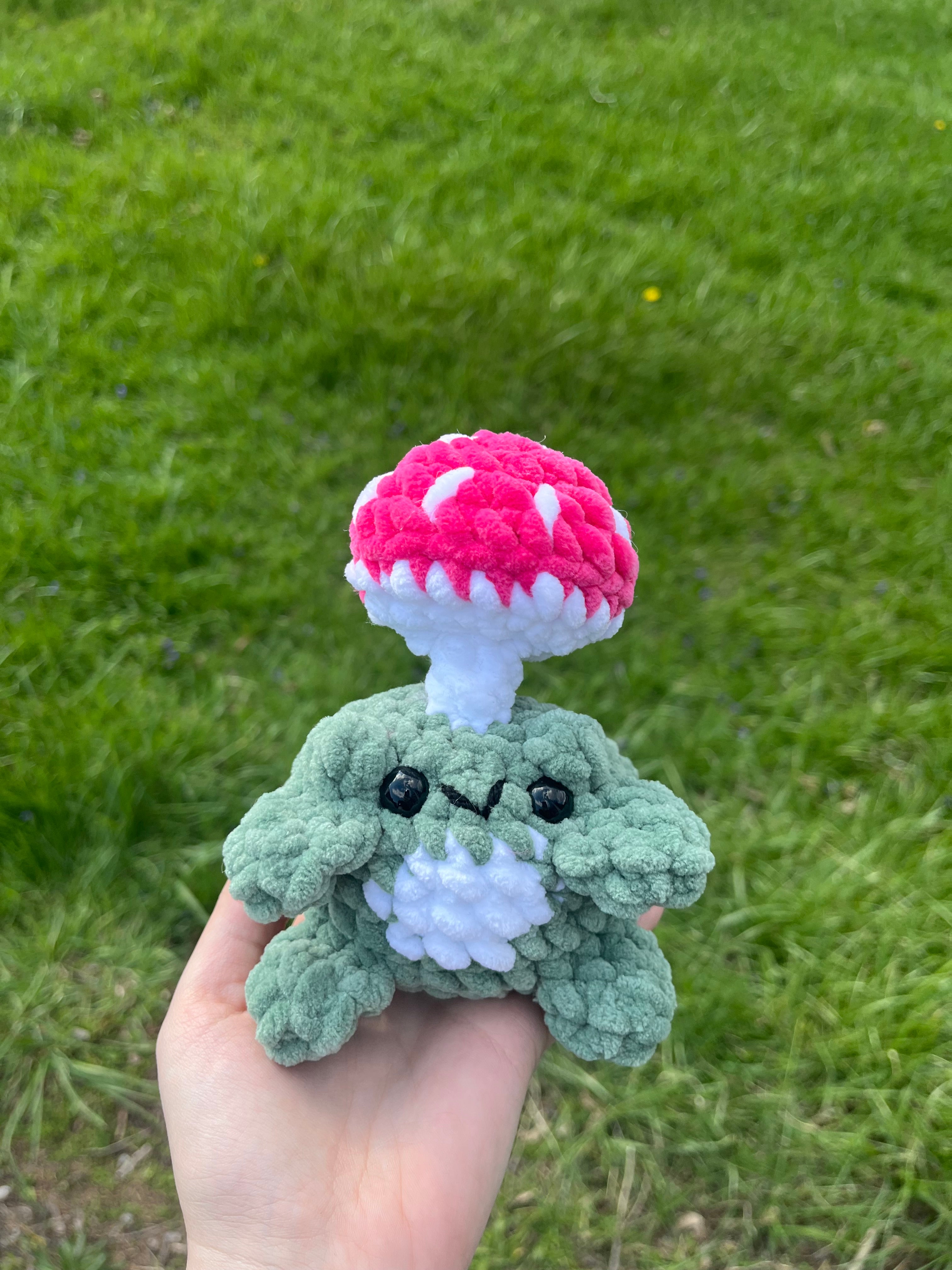 Mushroom frog with buttcheeks