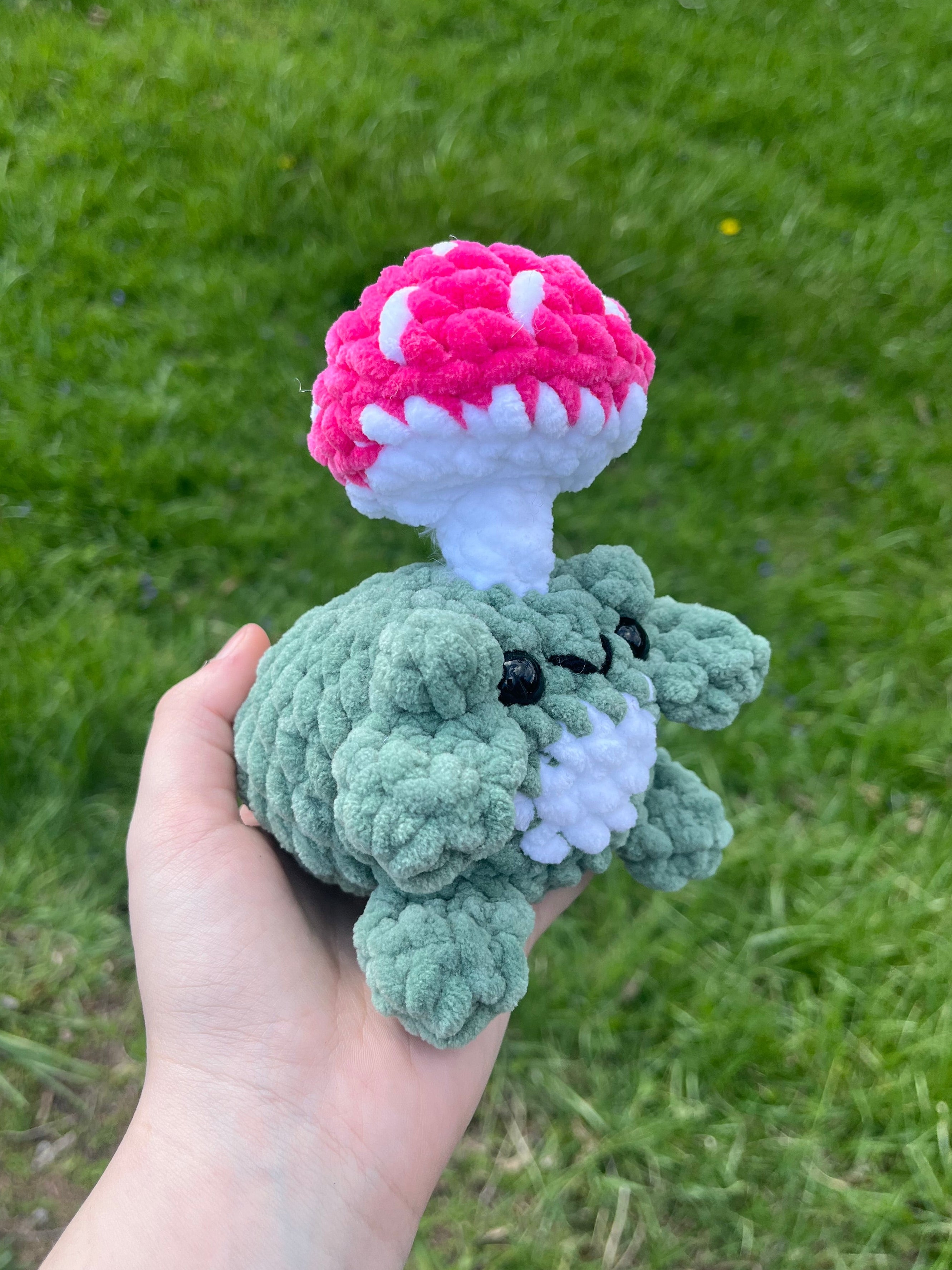 Mushroom frog with buttcheeks
